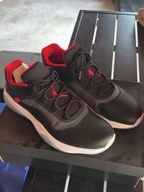 Air Jordan 11 CMFT low